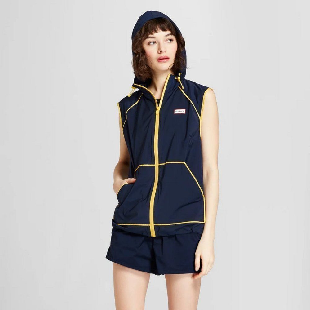 2pcs. Hunter x Target Athletic Shorts with Side Zips & Hooded Windbreaker Vest